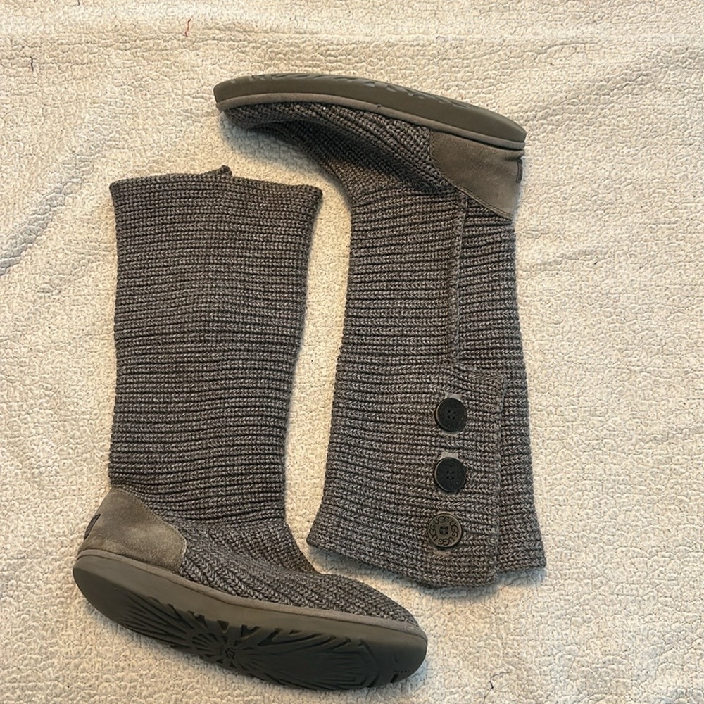 UGG BOOTS. Fold down to high ankle boots. Well loved.